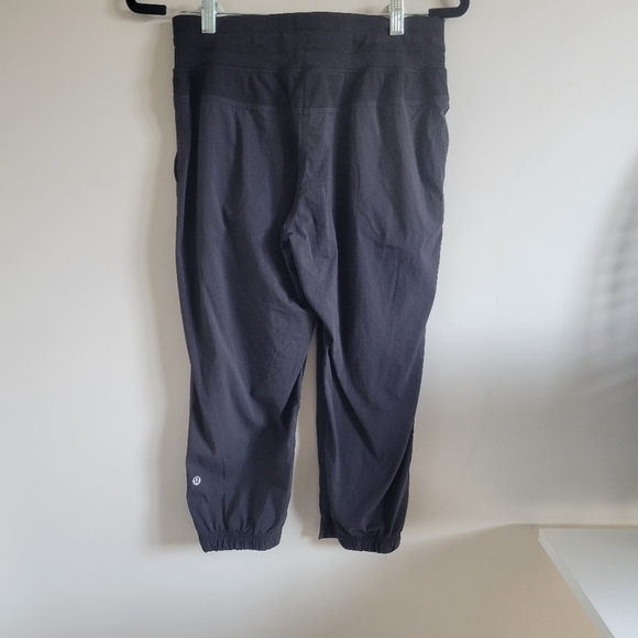 Lululemon | Adjustable Waist Crops - Picture 2 of 3